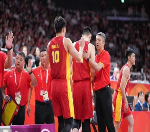 前国手马健：中国男篮身体天赋亚洲断层领先！重返巅峰易如反掌