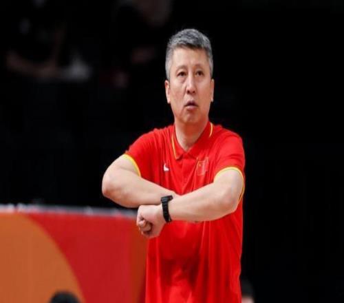 男篮亚运输球后，郭士强谈苦劳，官媒一句话打脸：不需要辛苦叙事