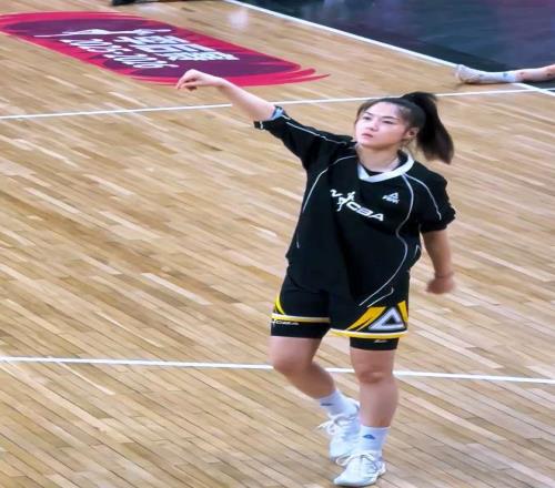 11041！中国女篮实施“降维打击”，球迷褒贬不一，练兵更重要