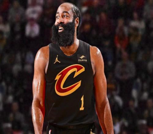 NBA新赛季5大值得期待球星：詹姆斯的时代还没落幕！希腊怪兽正在觉醒！哈登等待救赎！