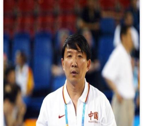 年薪远超一百万！郭士强坐拥国家队选人话语权比宫鲁鸣多挣十多倍