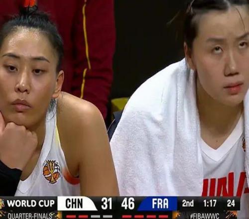 女篮狂胜134分揪出最大混子！2战8中1场均1分，球迷：这辈子没见过