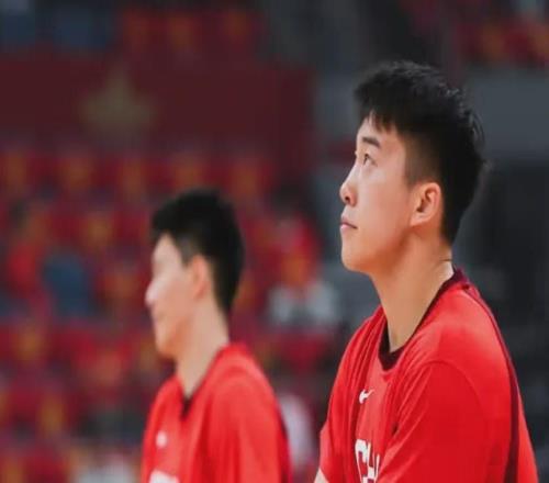 未来之星眼里无光！中国篮球王俊杰之谜，他到底怎么了