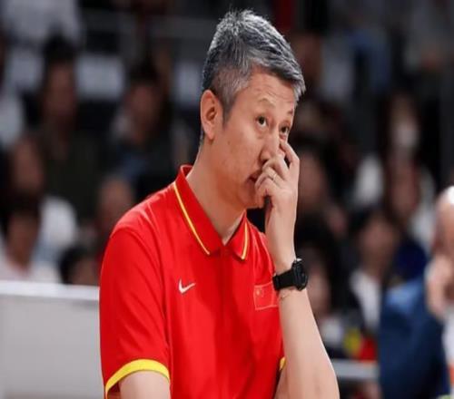 杨毅：郭士强不会下课，杜锋不愿意接手，杨鸣资历不够