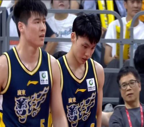 大鱼来了！CBA“黑又硬”中锋或被广东队截胡，年薪接近8位数