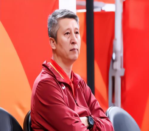墙倒众人推中国男篮再遭“补刀”球迷：全由郭士强背锅，不客观