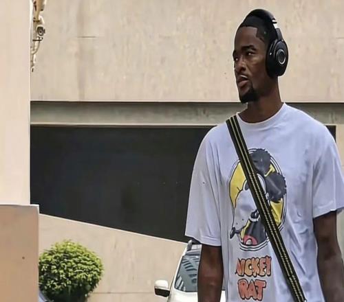 CBA速递！北控男篮惨败30分之后主教练连夜离队，上海男篮惨遭非洲球队逆转，萨姆纳和广东男篮汇合