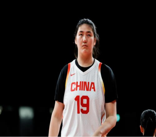 中国女篮vs蒙古前瞻：张子宇+刘禹彤PK归化中锋剑指16连胜冲四强