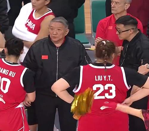 什么情况女篮2米中锋，首发3分钟遭到宫鲁鸣弃用得0分