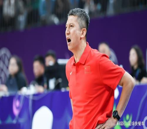 30分惨败后主帅连夜下课CBA这效率比篮协快多了：郭士强看后瑟瑟发抖