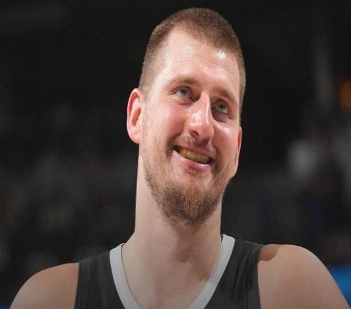 ESPN新赛季NBA百大球星前十：约基奇第一，文班&SGA二三