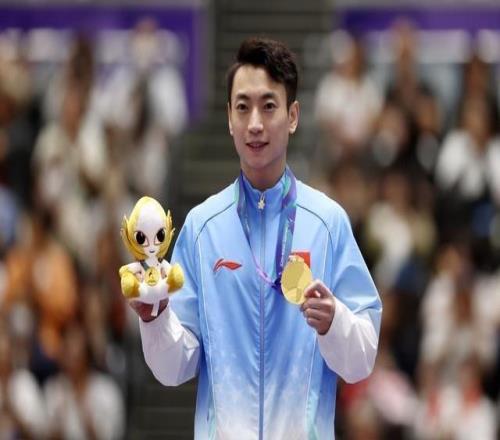 体坛联播齐达内执教法国首秀赢球，姆巴佩进球后伤退
