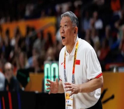 女篮惨败韩国后篮协头疼了宫鲁鸣郭士强谁先下课：中国队还有下限吗