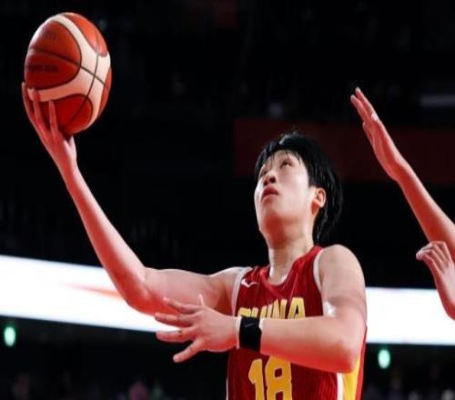 中国女篮击败中国台北队夺铜牌！陈明伶20分5篮板