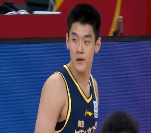 宏远速递！广东又创CBA第一，全队出发进行体测，崔永熙到深圳度假