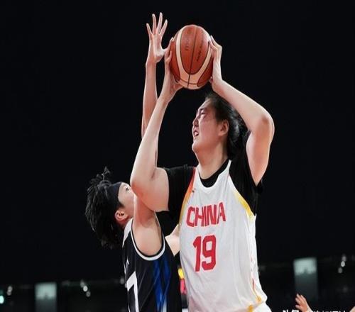 杨毅：我相信女篮不会重蹈男篮覆辙，她们会赢得亚运会的铜牌