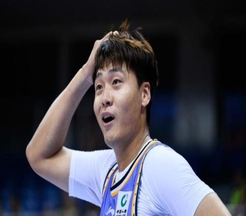北京首钢VS吉林男篮！揭幕战拒绝输球，布朗回归首秀，央视直播
