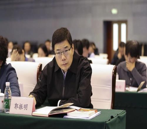 还有这事鄂媒公开质疑篮协主席：怕担责强令女篮退春节红包，退完连补都不补