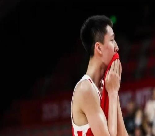 三分11中1被限制！张宇辰无力回天清华附遭淘汰是他能力不行吗