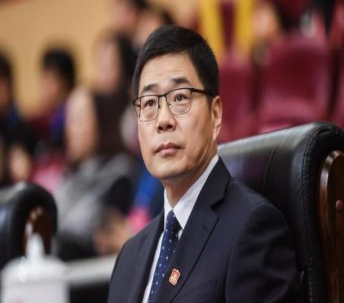 还有这事曝篮协对外援下狠手，有俱乐部满编3外援被迫换人，填补漏洞