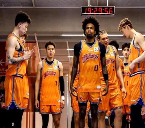 上海男篮确定两名新外援，NBA17+5后卫加盟，大外援锁定2米08悍将