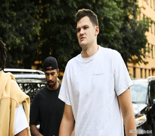 NBA内幕报道：沃克凯斯勒如何逼宫促成自己转会湖人