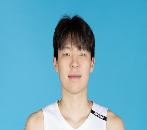 更自信了！开拓者官方晒杨瀚森定妆照：2025到2026