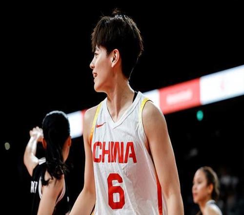 春节集训还要退慰问红包女篮姑娘太委屈，没得到篮协基本尊重